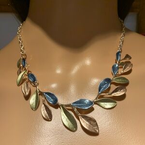 Beautiful Leaf Necklace